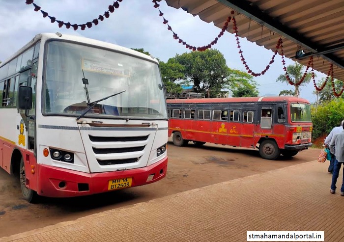 radhanagari bus stand